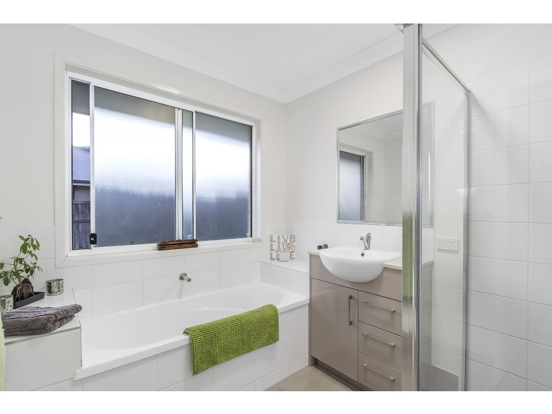 4 Alexa Rise, Upper Coomera QLD 4209