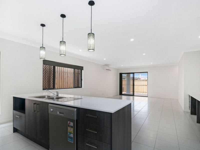 9 Cudmore Street, Pimpama QLD 4209