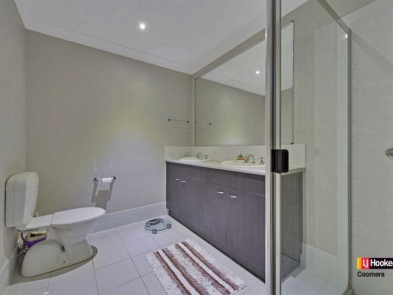 8 Prewett Street, Upper Coomera QLD 4209