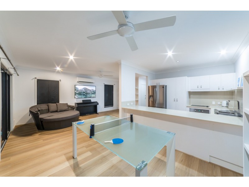 2/7 Dine Court, Upper Coomera QLD 4209