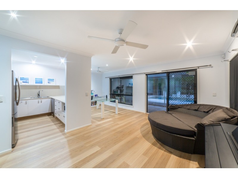 2/7 Dine Court, Upper Coomera QLD 4209