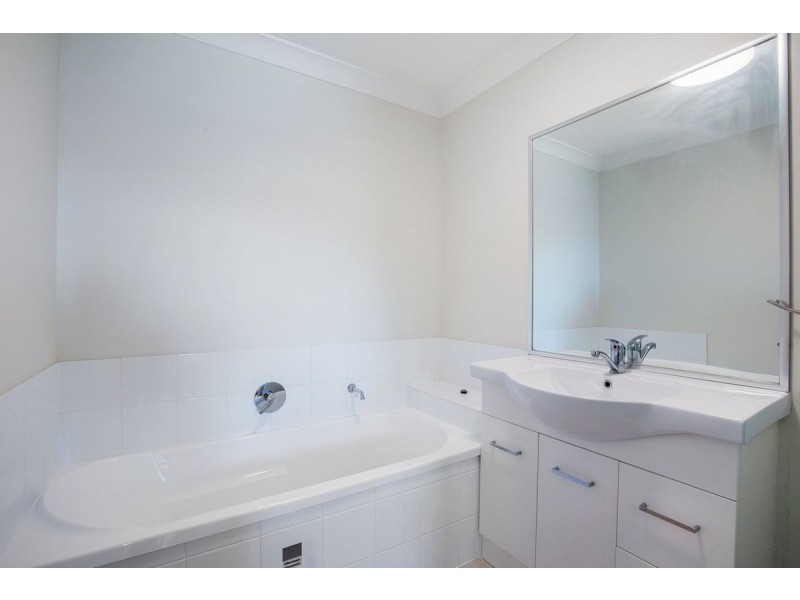 2/30 Pecan Drive, Upper Coomera QLD 4209