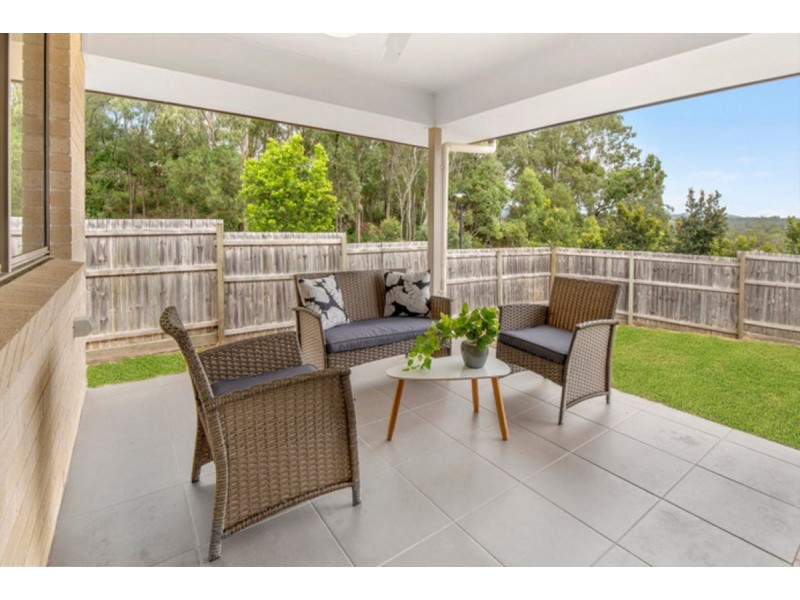 18 Nightshade Crescent, Pimpama QLD 4209