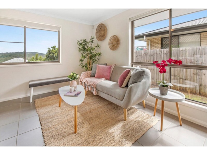 18 Nightshade Crescent, Pimpama QLD 4209