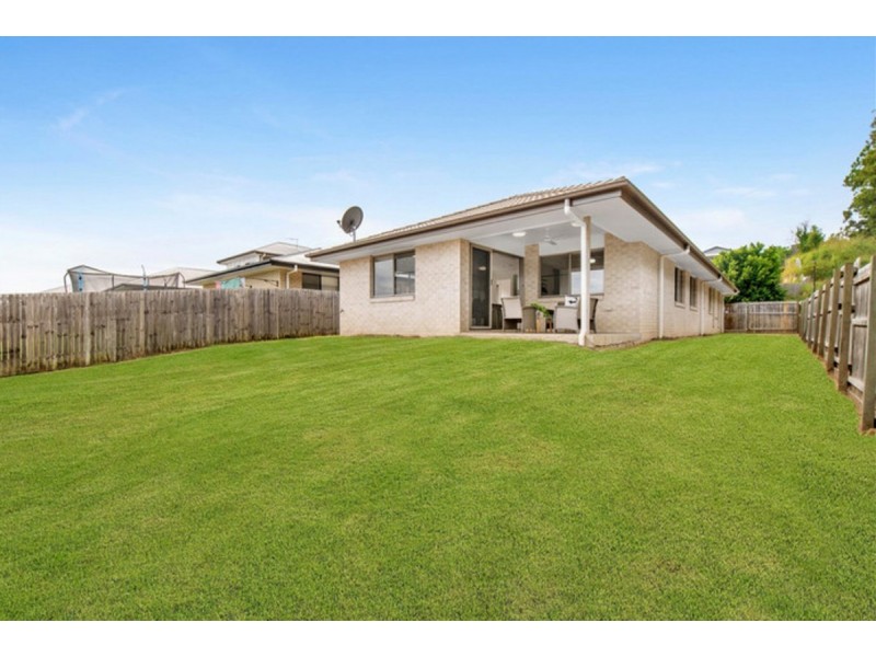 18 Nightshade Crescent, Pimpama QLD 4209