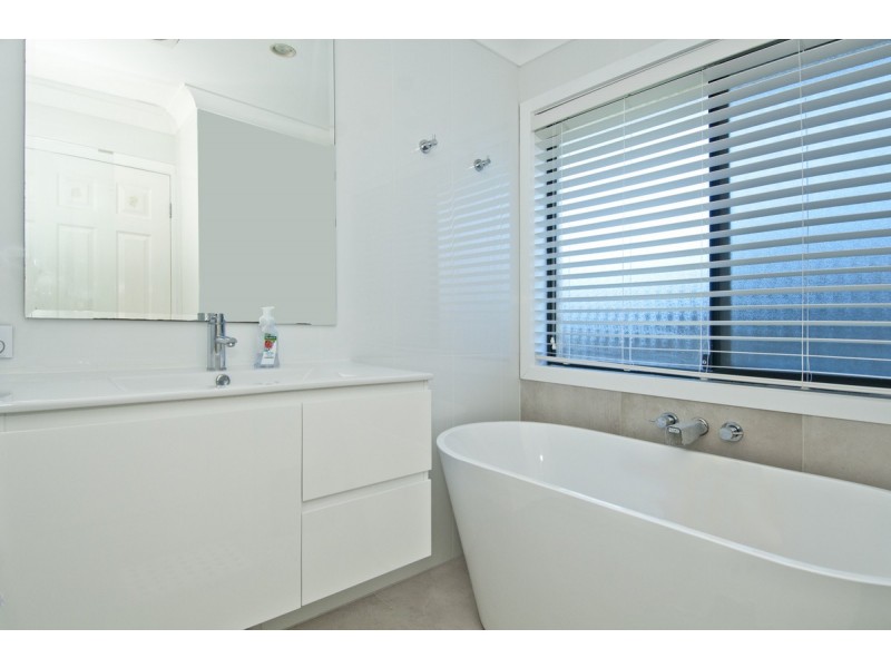 14 Monarch Avenue, Upper Coomera QLD 4209