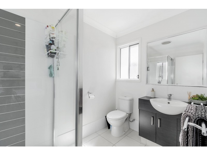 2/1 Rhiana Street, Pimpama QLD 4209