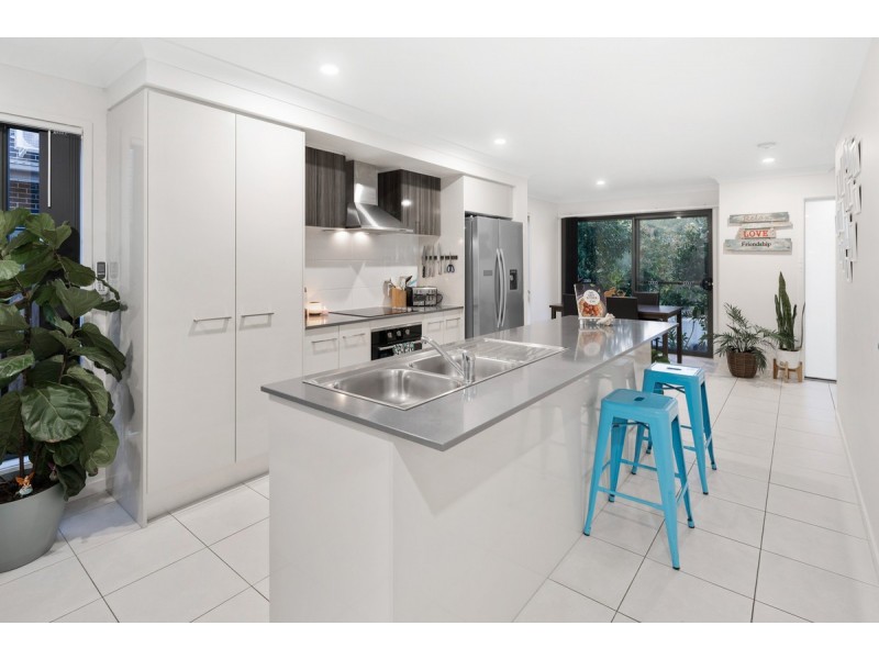 7 Flora Terrace, Pimpama QLD 4209