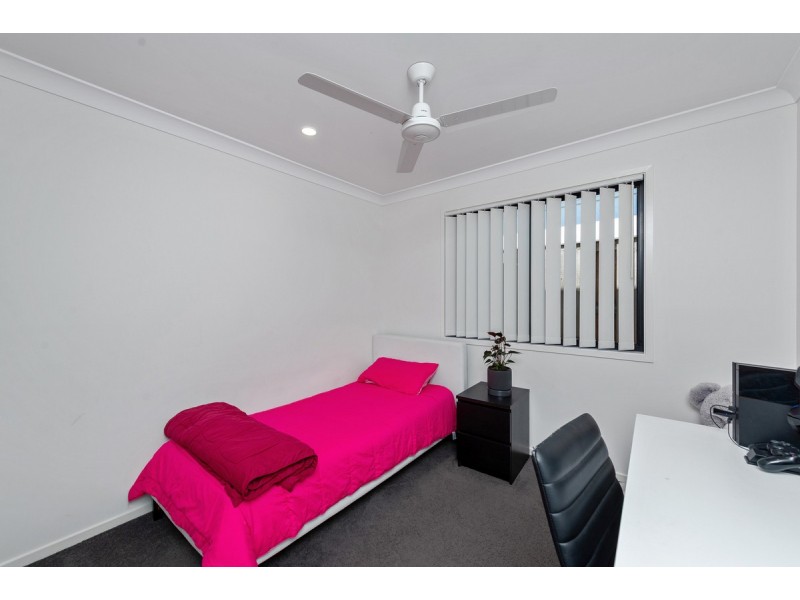 15 Hill Drive, Pimpama QLD 4209