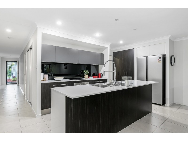 18 Santa Clara Rise, Upper Coomera QLD 4209