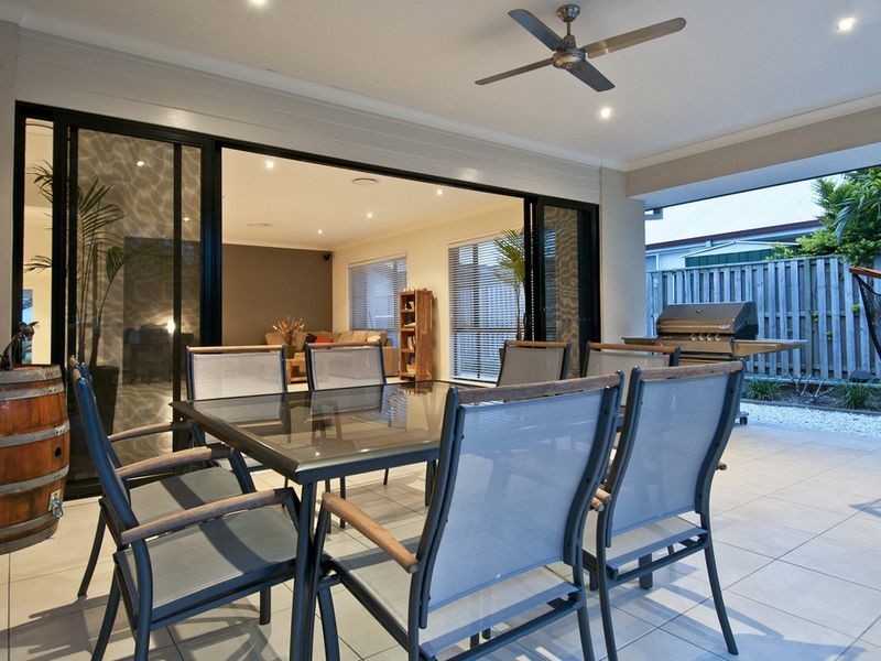 18 Seawind Road, Coomera Waters QLD 4209