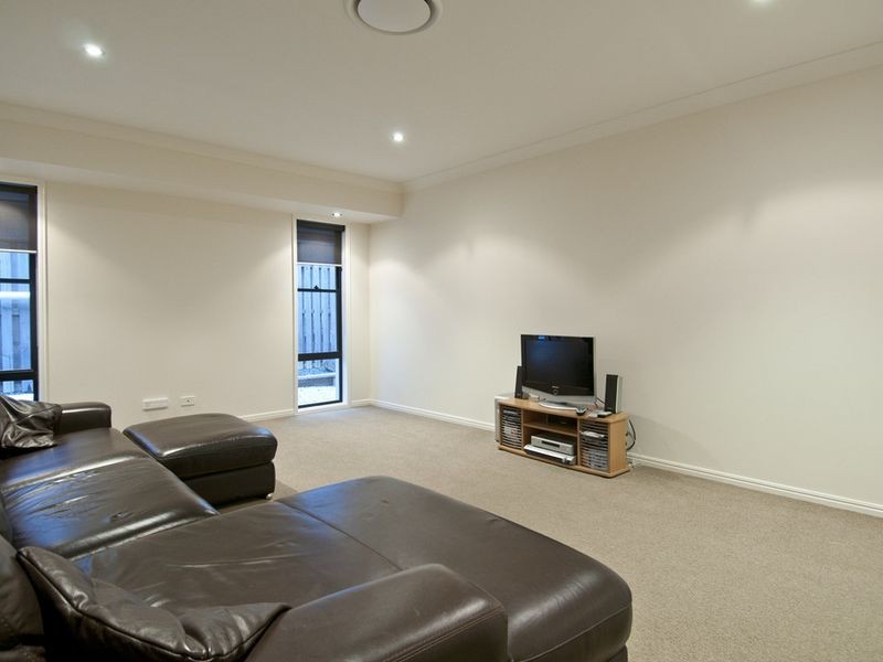 18 Seawind Road, Coomera Waters QLD 4209