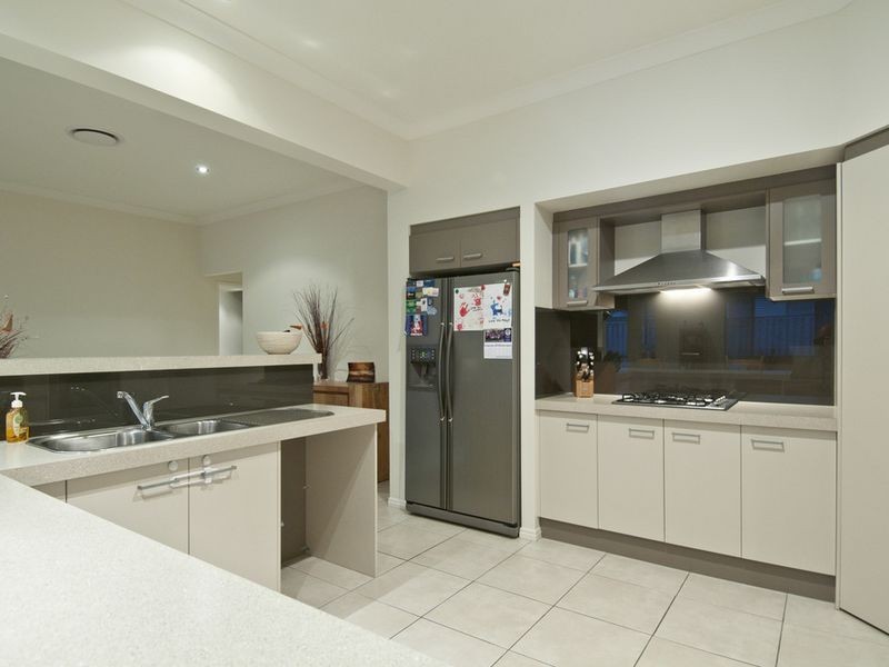 18 Seawind Road, Coomera Waters QLD 4209