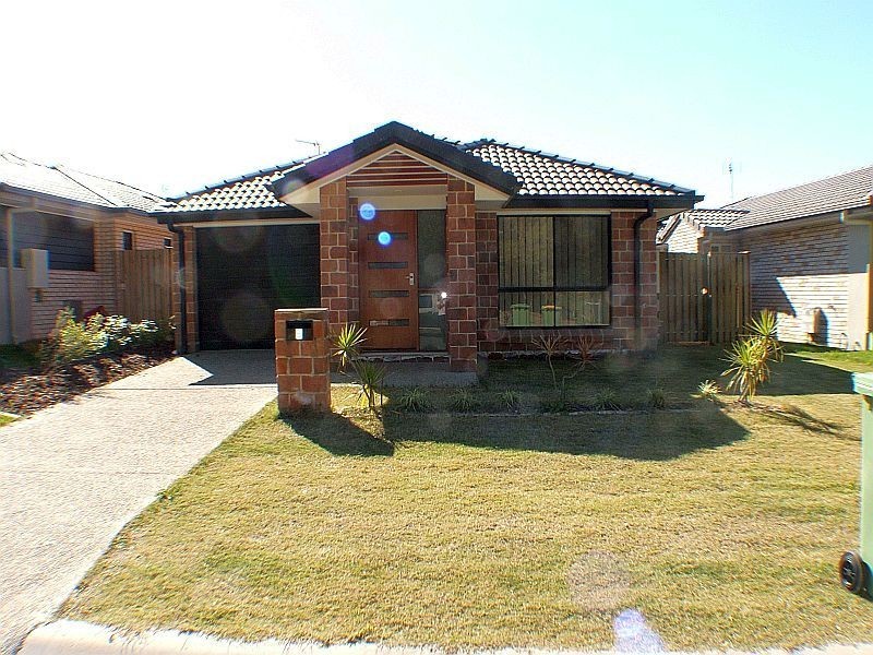 8 Wings Road, Upper Coomera QLD 4209
