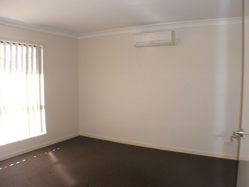 8 Wings Road, Upper Coomera QLD 4209