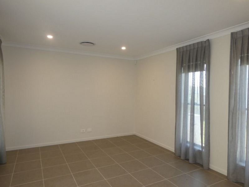 4 Azure Way, Coomera QLD 4209