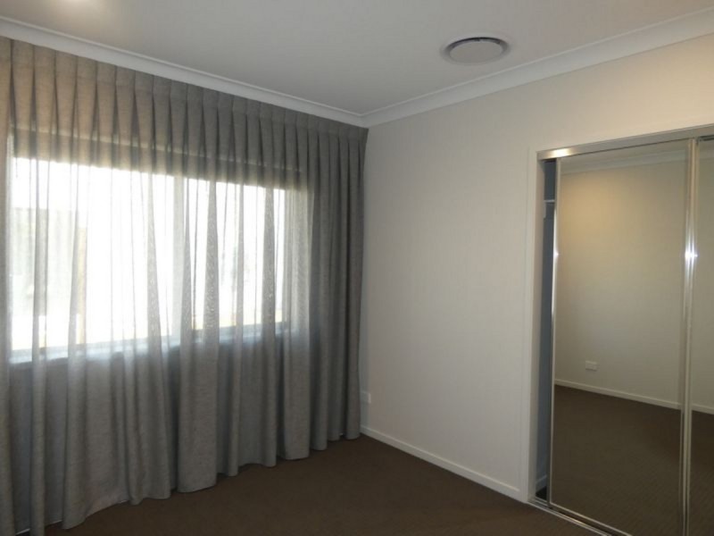 4 Azure Way, Coomera QLD 4209