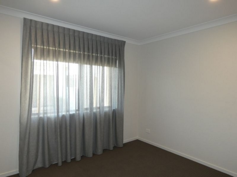 4 Azure Way, Coomera QLD 4209