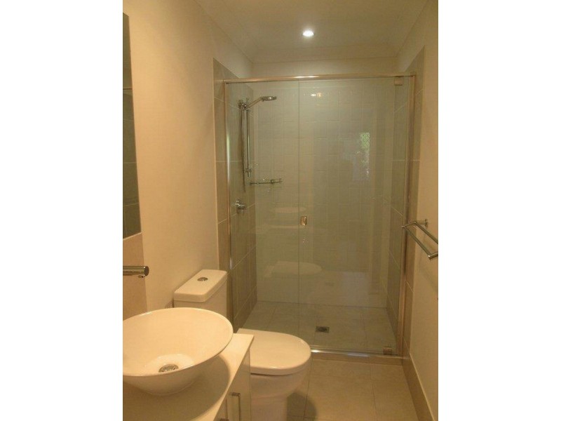 1/6 Tian Crescent, Upper Coomera QLD 4209