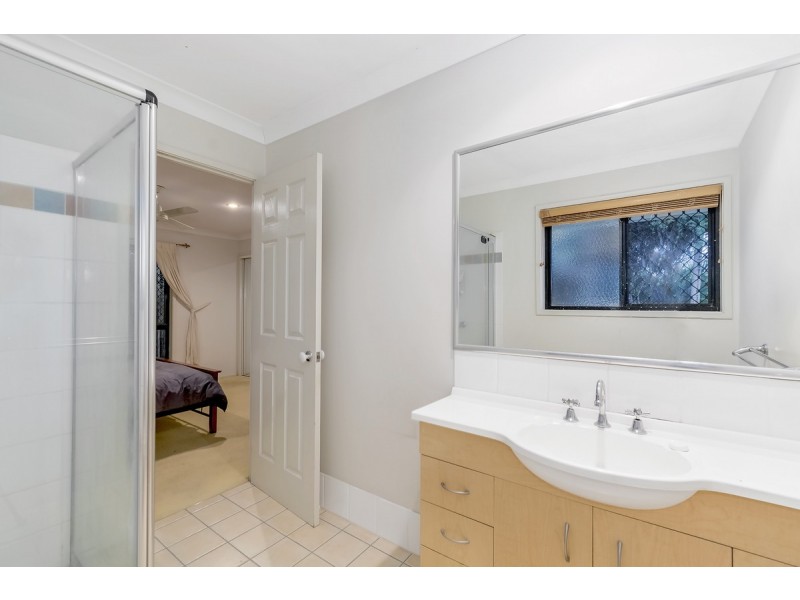 2/32 Bushgum Crescent, Upper Coomera QLD 4209