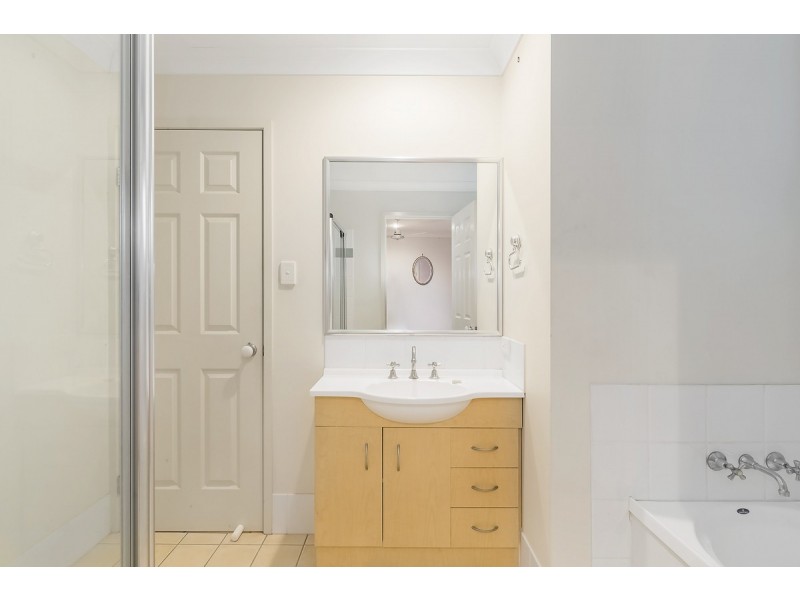 2/32 Bushgum Crescent, Upper Coomera QLD 4209