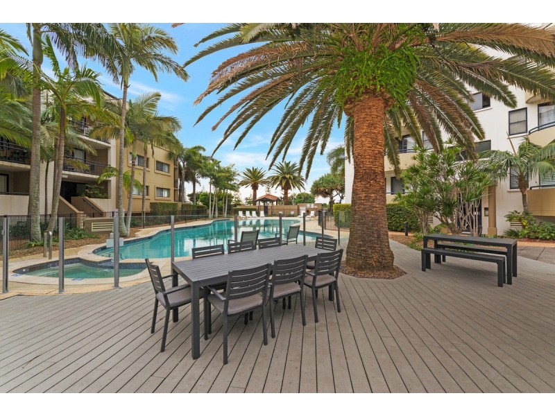 231/392 Marine Parade, Labrador QLD 4215