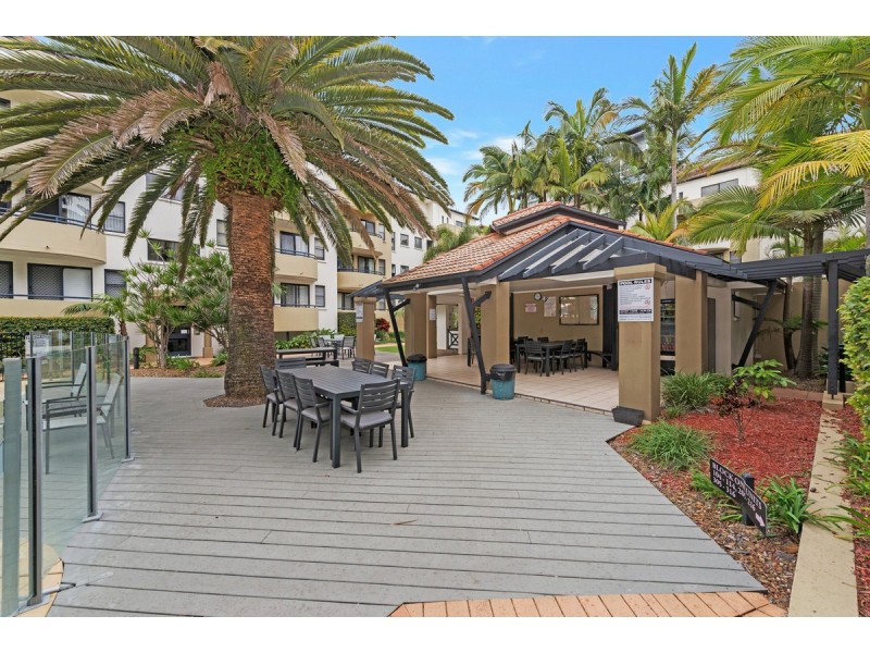231/392 Marine Parade, Labrador QLD 4215