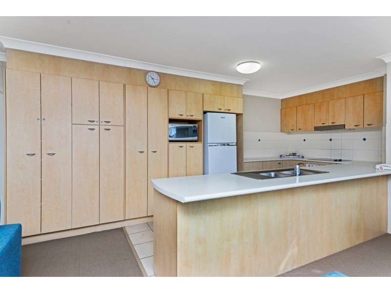 231/392 Marine Parade, Labrador QLD 4215