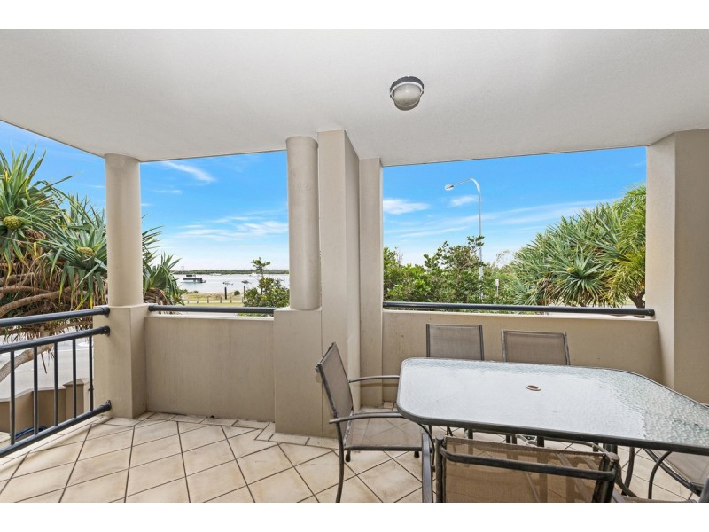 231/392 Marine Parade, Labrador QLD 4215