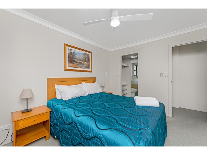231/392 Marine Parade, Labrador QLD 4215