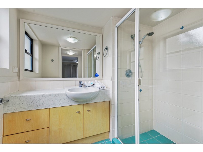 231/392 Marine Parade, Labrador QLD 4215