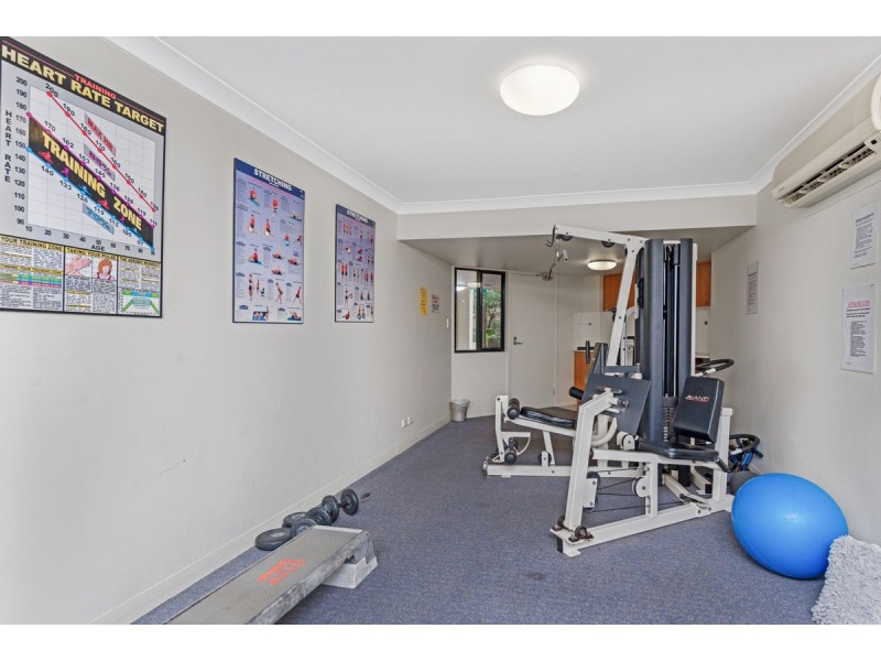 231/392 Marine Parade, Labrador QLD 4215