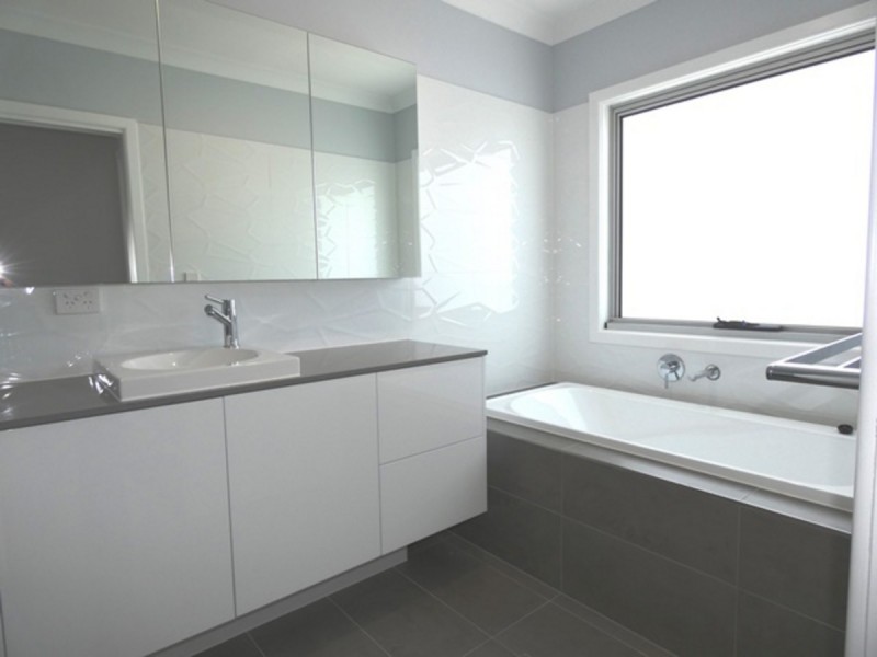 61 Wimmera Crescent, Upper Coomera QLD 4209