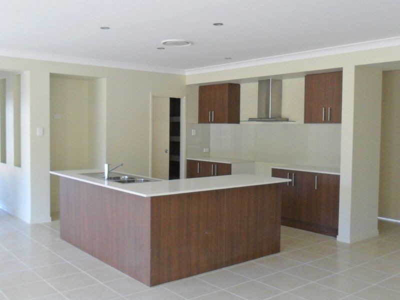 12 Coomerong Crescent, Upper Coomera QLD 4209