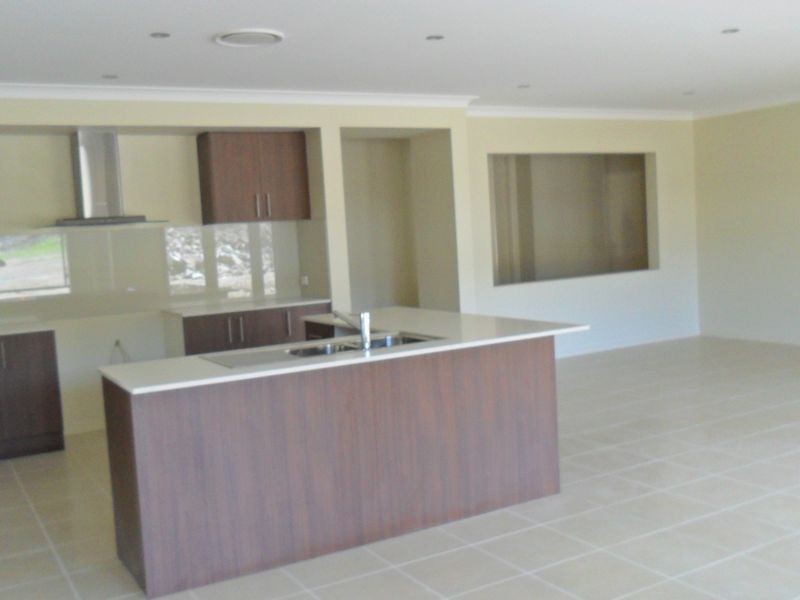 12 Coomerong Crescent, Upper Coomera QLD 4209