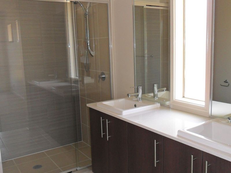 12 Coomerong Crescent, Upper Coomera QLD 4209