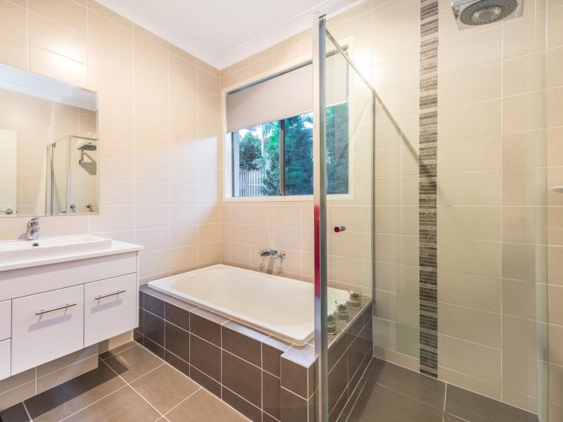 32 Candlebark Circuit, Upper Coomera QLD 4209