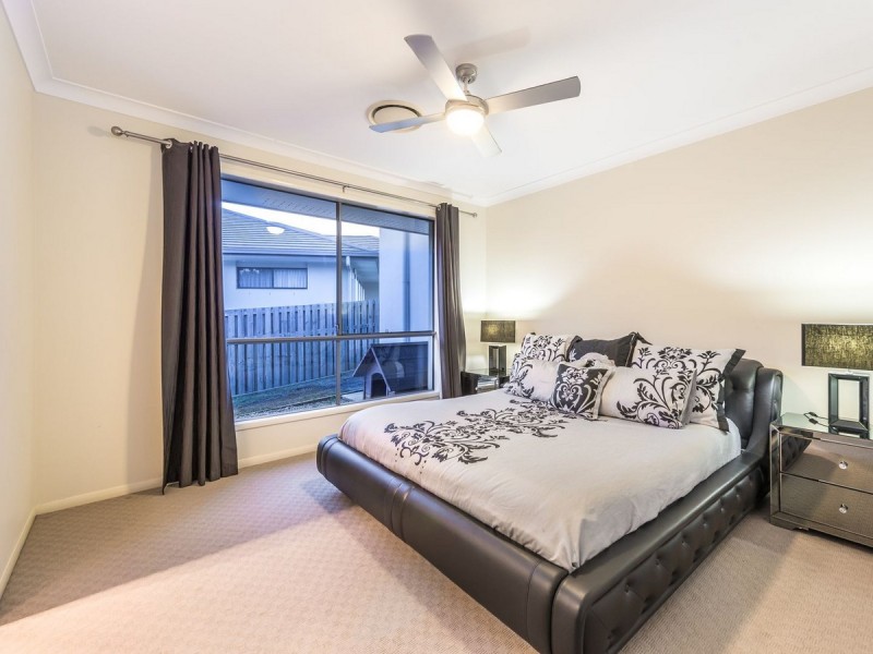 32 Candlebark Circuit, Upper Coomera QLD 4209