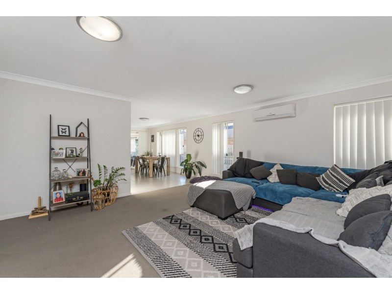 7 John Crescent, Pimpama QLD 4209