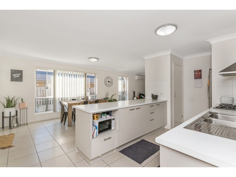 7 John Crescent, Pimpama QLD 4209