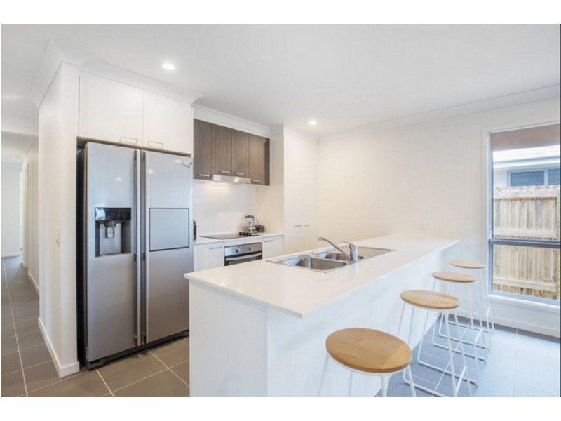 32 Bayside Avenue, Jacobs Well QLD 4208