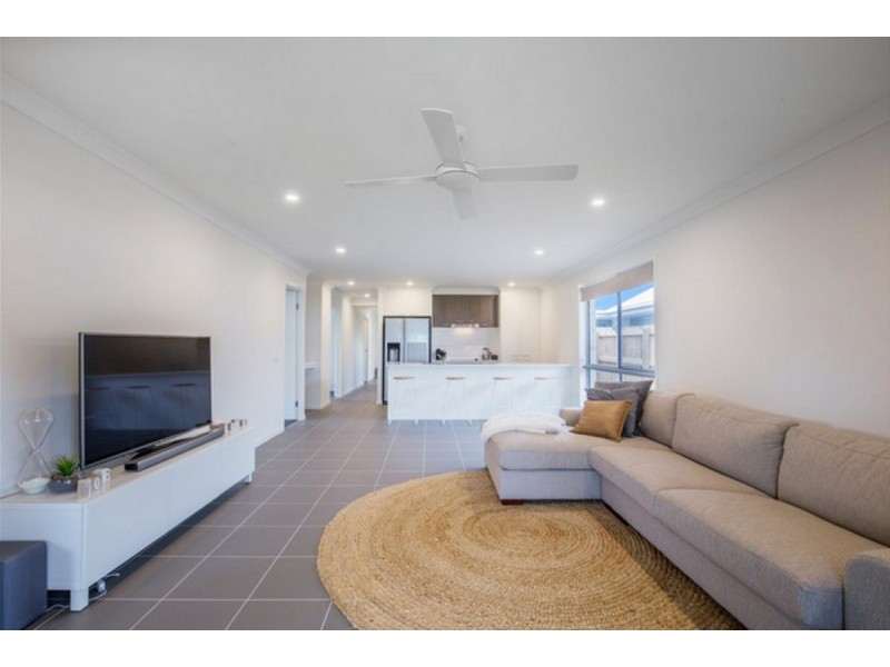 32 Bayside Avenue, Jacobs Well QLD 4208