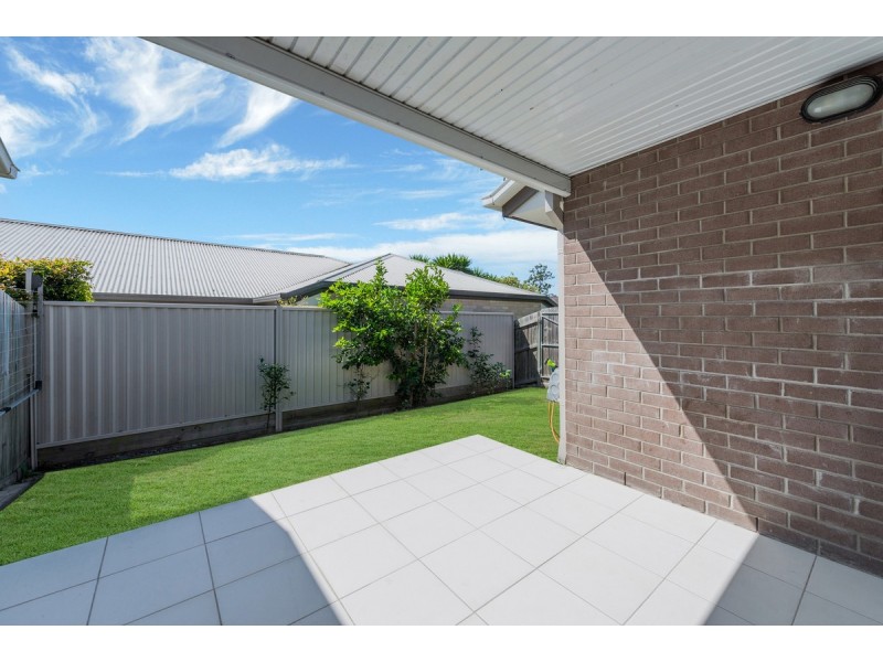 1/23 Winchester Crescent, Pimpama QLD 4209