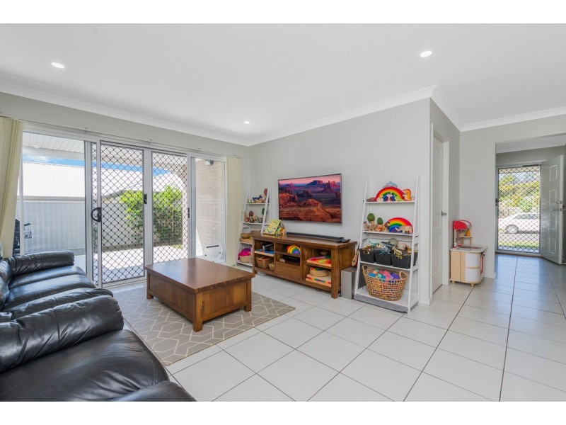 1/23 Winchester Crescent, Pimpama QLD 4209