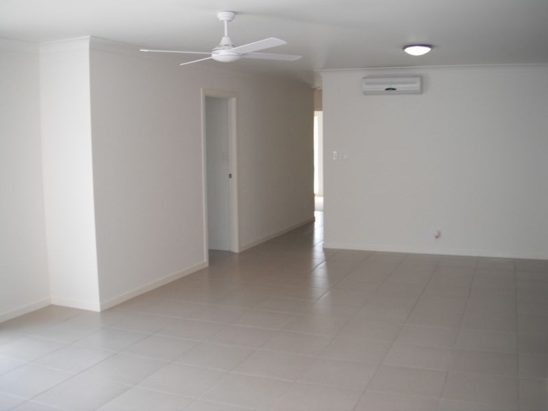 1/21 Murray Circuit, Upper Coomera QLD 4209