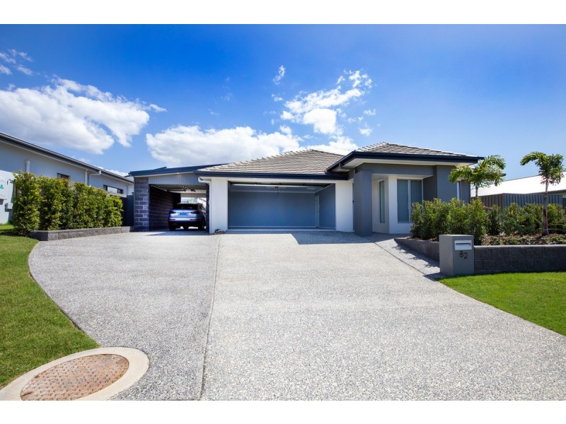 62 Azure Way, Pimpama QLD 4209