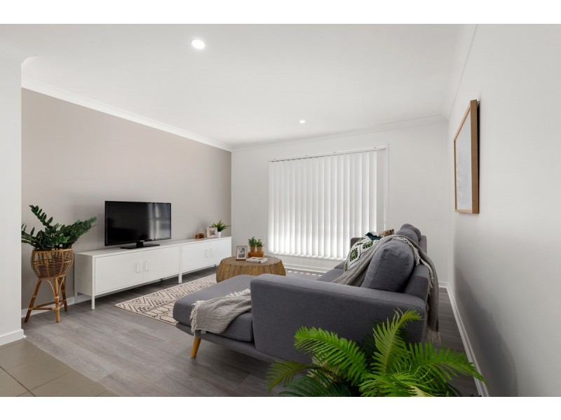 62 Azure Way, Pimpama QLD 4209