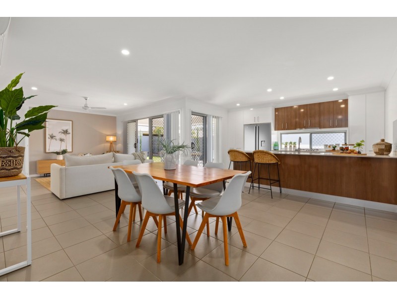 62 Azure Way, Pimpama QLD 4209
