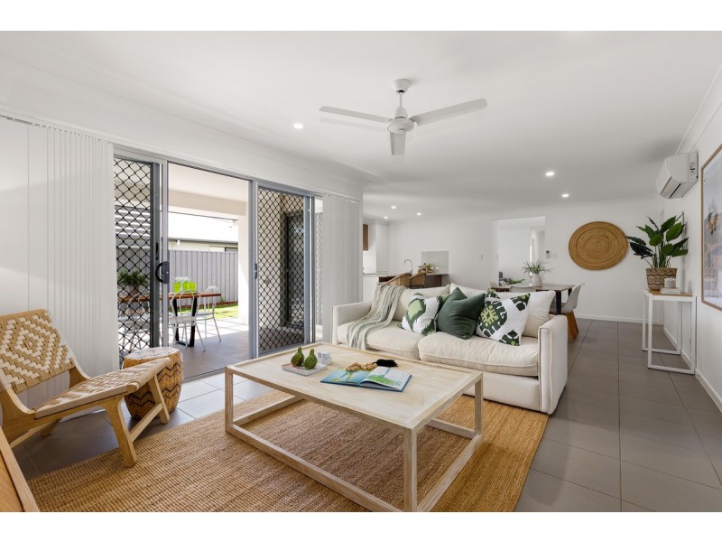 62 Azure Way, Pimpama QLD 4209