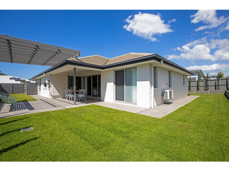 62 Azure Way, Pimpama QLD 4209